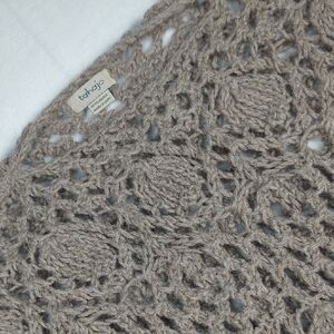 Tahajo 100% Alpaca Crochet Knit Poncho Made In Peru